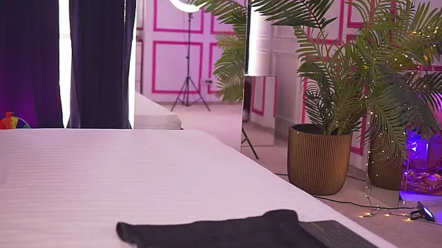 MissMooon online show from 03.04.25
