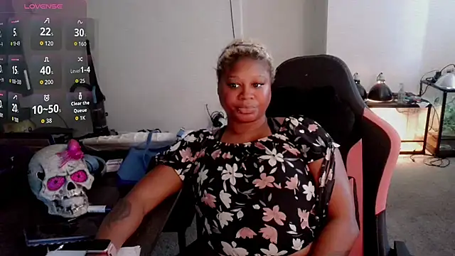 lexilove8 online show from 10.08.25