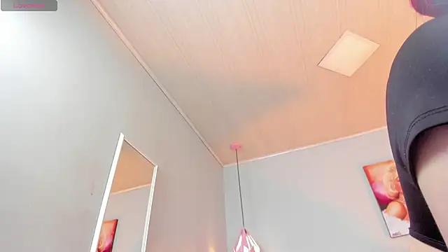 ScarletGV online show from 02.13.25