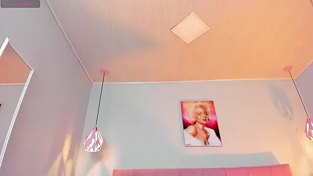 ScarletGV online show from 02.14.25