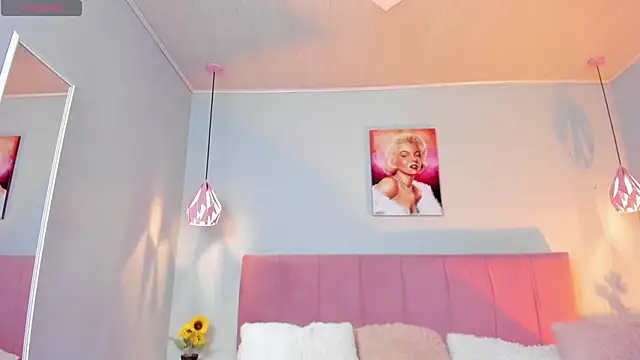 ScarletGV online show from 02.14.25