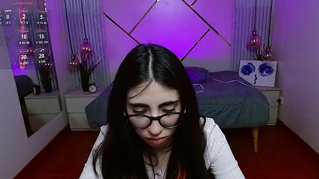 Snapshot of LenaRoses chatting on 05.19.26 LenaRoses online show from 05.19.26