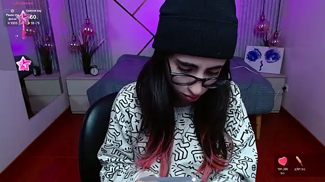 Snapshot of LenaRoses chatting on 05.20.26 LenaRoses online show from 05.20.26