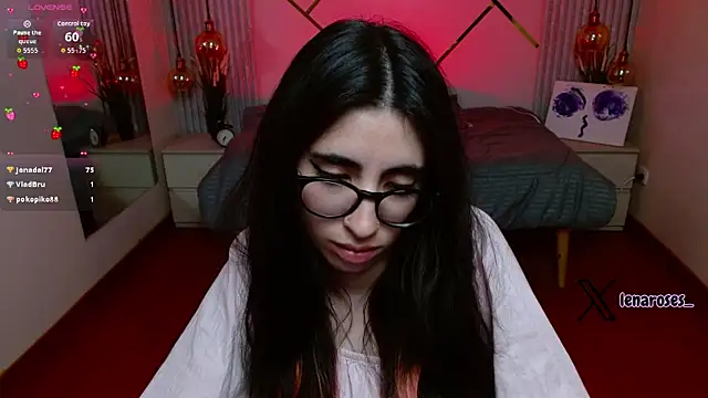 Snapshot of LenaRoses chatting on 06.11.26 LenaRoses online show from 06.11.26