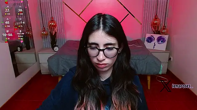 Snapshot of LenaRoses chatting on 06.17.26 LenaRoses online show from 06.17.26