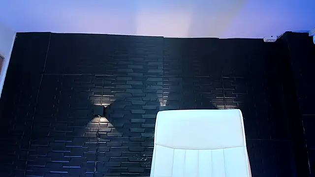 Snapshot of alice_greco chatting on 10.08.25 alice greco online show from 10.08.25