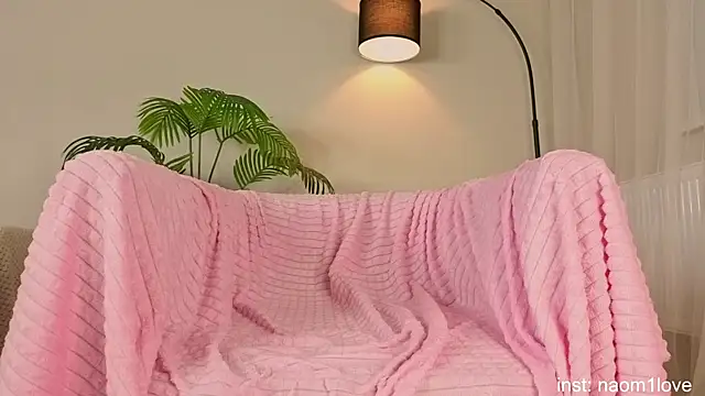 Naomi Girly online show from 04.16.26