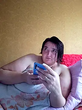 Snapshot of Liluboobs chatting on 10.30.25 Liluboobs online show from 10.30.25