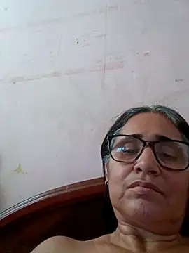 Snapshot of _candi chatting on 02.15.25 candi online show from 02.15.25