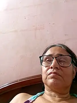 Snapshot of _candi chatting on 02.15.25 candi online show from 02.15.25