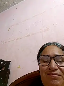 Snapshot of _candi chatting on 02.19.25 candi online show from 02.19.25