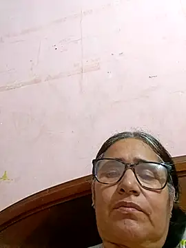 Snapshot of _candi chatting on 02.23.25 candi online show from 02.23.25