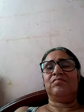 Snapshot of _candi chatting on 02.23.25 candi online show from 02.23.25