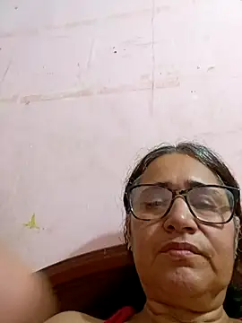 Snapshot of _candi chatting on 02.25.25 candi online show from 02.25.25