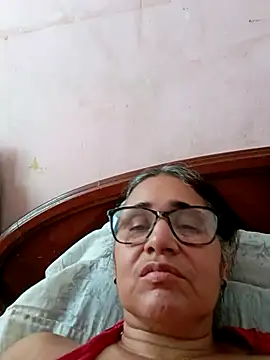 Snapshot of _candi chatting on 02.25.25 candi online show from 02.25.25