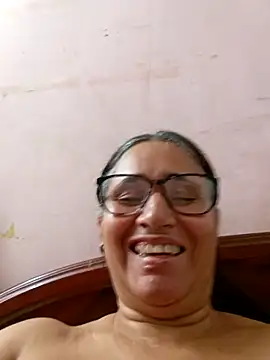 Snapshot of _candi chatting on 02.25.25 candi online show from 02.25.25