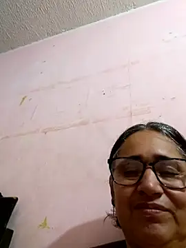 Snapshot of _candi chatting on 02.26.25 candi online show from 02.26.25