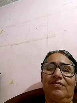 Snapshot of _candi chatting on 02.27.25 candi online show from 02.27.25