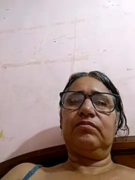 Snapshot of _candi chatting on 02.27.25 candi online show from 02.27.25