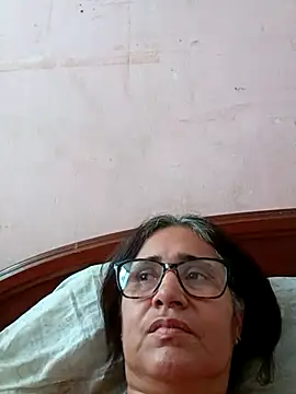 Snapshot of _candi chatting on 02.28.25 candi online show from 02.28.25