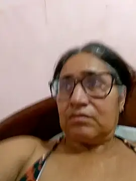 Snapshot of _candi chatting on 03.01.25 candi online show from 03.01.25