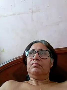 Snapshot of _candi chatting on 03.02.25 candi online show from 03.02.25