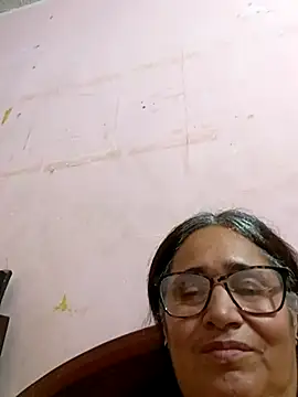 Snapshot of _candi chatting on 03.02.25 candi online show from 03.02.25