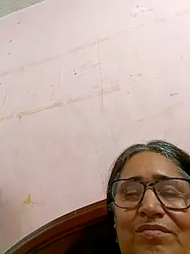 Snapshot of _candi chatting on 03.05.25 candi online show from 03.05.25