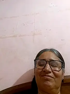 Snapshot of _candi chatting on 03.06.25 candi online show from 03.06.25