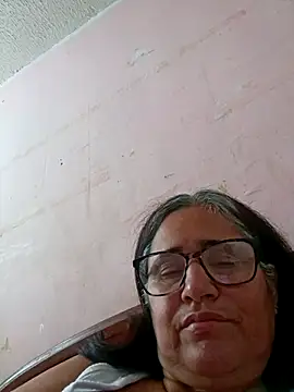 Snapshot of _candi chatting on 03.10.25 candi online show from 03.10.25