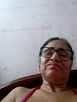 Snapshot of _candi chatting on 03.14.25 candi online show from 03.14.25