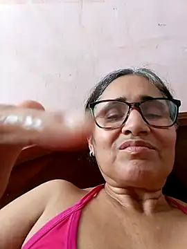 Snapshot of _candi chatting on 03.14.25 candi online show from 03.14.25