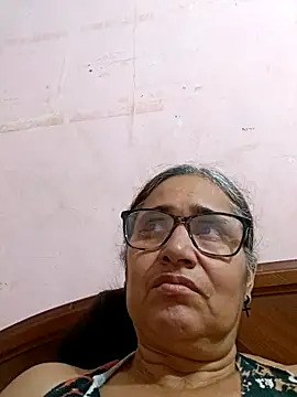 Snapshot of _candi chatting on 03.15.25 candi online show from 03.15.25