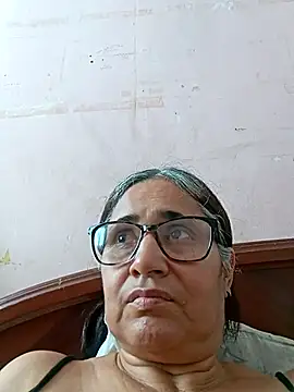 Snapshot of _candi chatting on 03.16.25 candi online show from 03.16.25