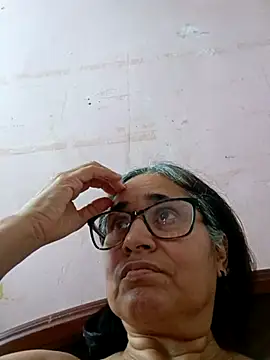 Snapshot of _candi chatting on 03.16.25 candi online show from 03.16.25