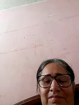 Snapshot of _candi chatting on 03.17.25 candi online show from 03.17.25