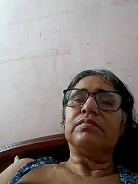 Snapshot of _candi chatting on 03.18.25 candi online show from 03.18.25