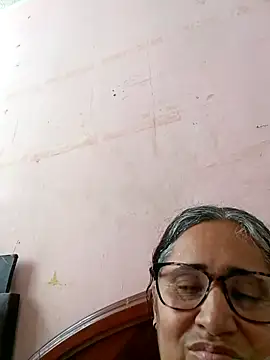 Snapshot of _candi chatting on 03.18.25 candi online show from 03.18.25