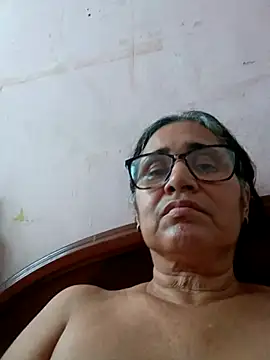 Snapshot of _candi chatting on 03.19.25 candi online show from 03.19.25