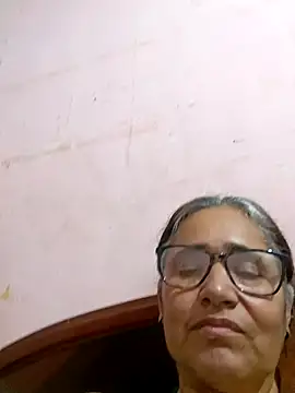 Snapshot of _candi chatting on 03.21.25 candi online show from 03.21.25