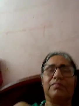 Snapshot of _candi chatting on 03.21.25 candi online show from 03.21.25