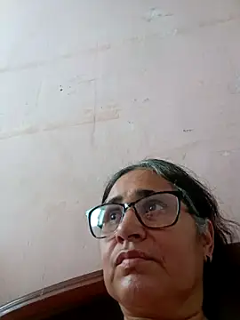 Snapshot of _candi chatting on 03.21.25 candi online show from 03.21.25