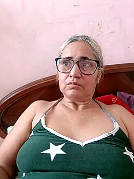 Snapshot of _candi chatting on 09.10.25 candi online show from 09.10.25