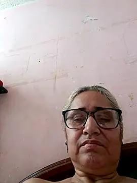 Snapshot of _candi chatting on 09.11.25 candi online show from 09.11.25