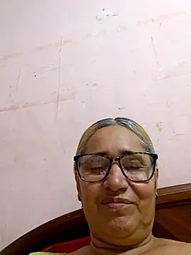 Snapshot of _candi chatting on 09.17.25 candi online show from 09.17.25