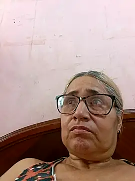 Snapshot of _candi chatting on 09.21.25 candi online show from 09.21.25