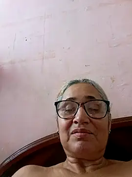 Snapshot of _candi chatting on 09.23.25 candi online show from 09.23.25