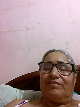 Snapshot of _candi chatting on 09.24.25 candi online show from 09.24.25