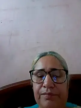 Snapshot of _candi chatting on 09.30.25 candi online show from 09.30.25