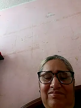 Snapshot of _candi chatting on 10.03.25 candi online show from 10.03.25